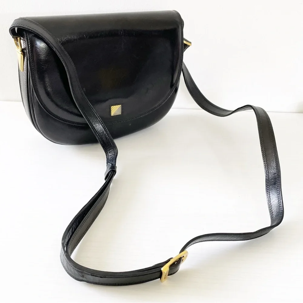 Bally black box calf leather vintage shoulder bag